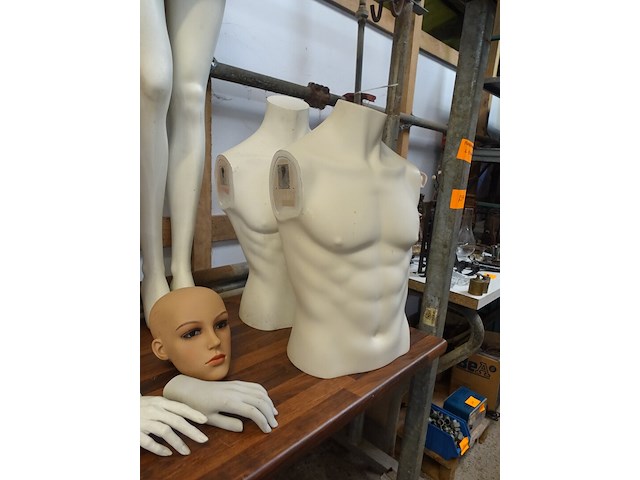 Lot etalagepoppen en ledematen - afbeelding 5 van  8