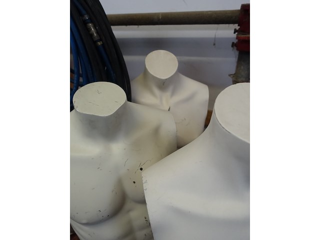 Lot etalagepoppen en ledematen - afbeelding 6 van  8