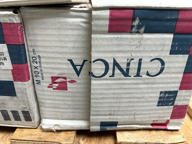 Lot faiences wit 1x 3m² en 1 x 8m² - afbeelding 4 van  4