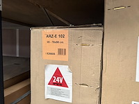 Lot fakro o.a. screens & dakvensters - afbeelding 4 van  13