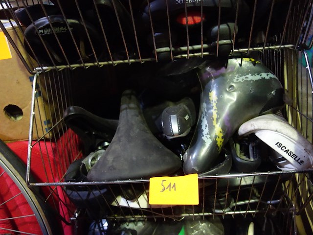 Lot fietszadels (ongeveer 20 stuks) - afbeelding 1 van  1