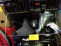 Lot fietszadels (ongeveer 20 stuks) - afbeelding 1 van  1