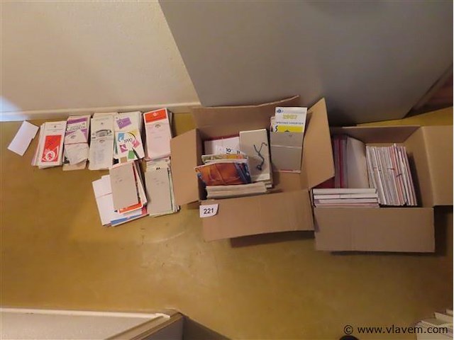 Lot filatelie - afbeelding 1 van  4