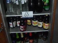 Lot flessen water en bier, waaronder spa, perrier, duvel, grimbergen, lindemans, bronzen baron - afbeelding 1 van  4