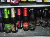 Lot flessen water en bier, waaronder spa, perrier, duvel, grimbergen, lindemans, bronzen baron - afbeelding 4 van  4