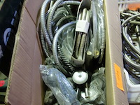 Lot flexibels en douchekoppen - afbeelding 1 van  1