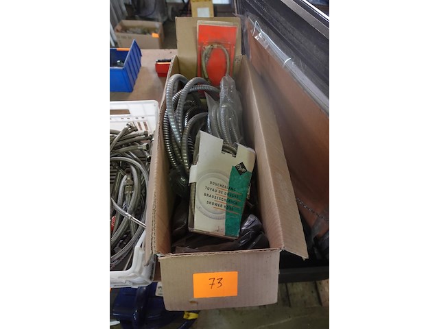 Lot flexibels met douchekoppen - afbeelding 1 van  5