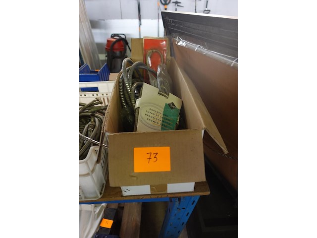 Lot flexibels met douchekoppen - afbeelding 2 van  5