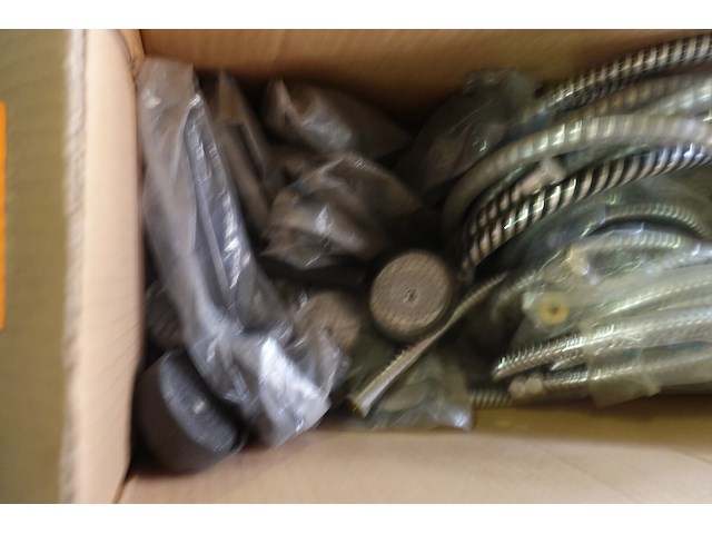 Lot flexibels met douchekoppen - afbeelding 4 van  5