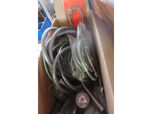 Lot flexibels met douchekoppen - afbeelding 5 van  5