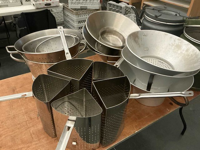 Lot friet en pasta materiaal - afbeelding 1 van  7