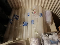Lot frietbakjes, sauspotjes, vorkjes en shotglaasjes - afbeelding 4 van  11