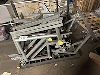 Lot galva accessoires verm. voor stortkoker - afbeelding 1 van  1