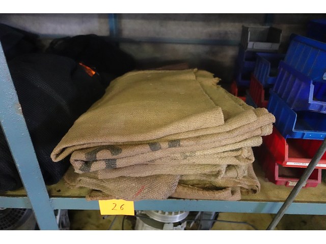 Lot gebruikte jutezakken - afbeelding 2 van  2