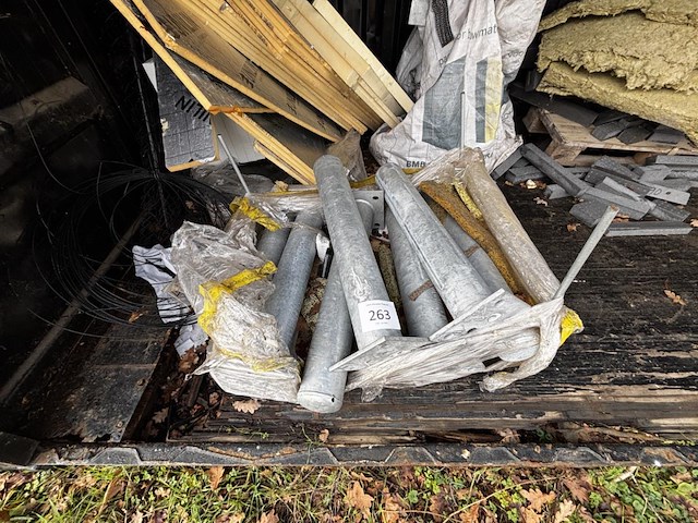 Lot gegalvaniseerde palen - afbeelding 1 van  3