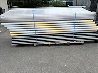Lot geisoleerde dakpanelen + lichtstraten - afbeelding 1 van  3