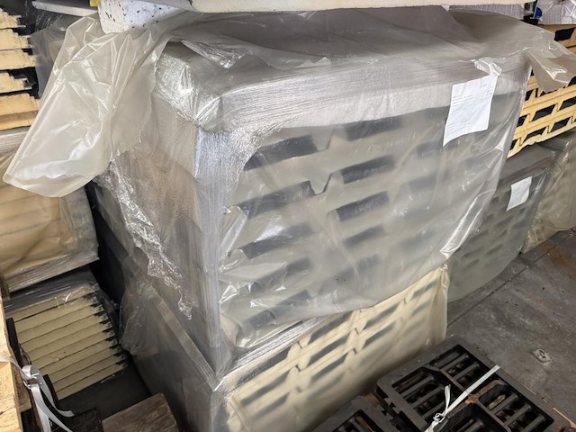 Lot geisoleerde dakpanelen plm 6,2m - afbeelding 4 van  13