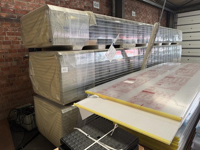 Lot geisoleerde wandpanelen antraciet plm 6,2m - afbeelding 1 van  10