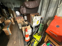 Lot gemengde partij: opslagrekken, elektronica en gereedschap - afbeelding 5 van  33
