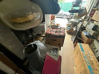 Lot gemengde partij: opslagrekken, elektronica en gereedschap - afbeelding 20 van  33