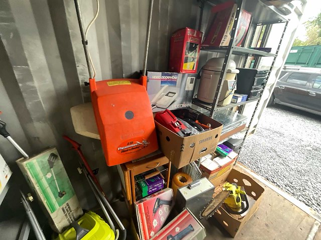 Lot gemengde partij: opslagrekken, elektronica en gereedschap - afbeelding 25 van  33
