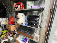 Lot gemengde partij: opslagrekken, elektronica en gereedschap - afbeelding 32 van  33
