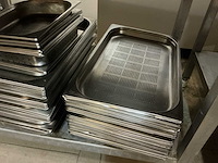 Lot geperforeerde gastronormbakken - afbeelding 2 van  5