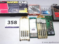 Lot gereedschap- en boorsets - afbeelding 1 van  4