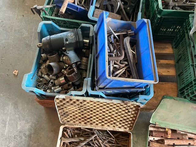 Lot gereedschap diverse overige garage gereedschap - afbeelding 2 van  13