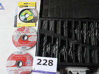 Lot gereedschap wo boormachine bosch, nieuwe boren enz - afbeelding 2 van  4