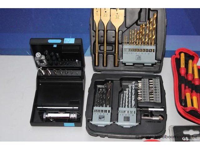 Lot gereedschap wo digitale afstandmeter enz - afbeelding 2 van  3