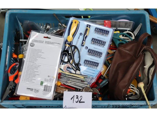 Lot gereedschap zonder de pvc bak - afbeelding 1 van  1
