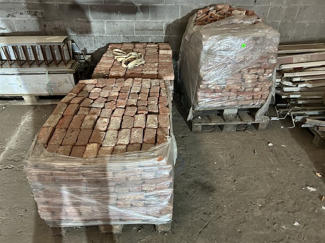 Lot gevelstenen - afbeelding 1 van  2