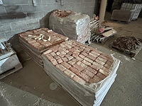 Lot gevelstenen - afbeelding 2 van  2