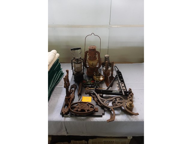 Lot gietijzeren decoratie - afbeelding 1 van  5