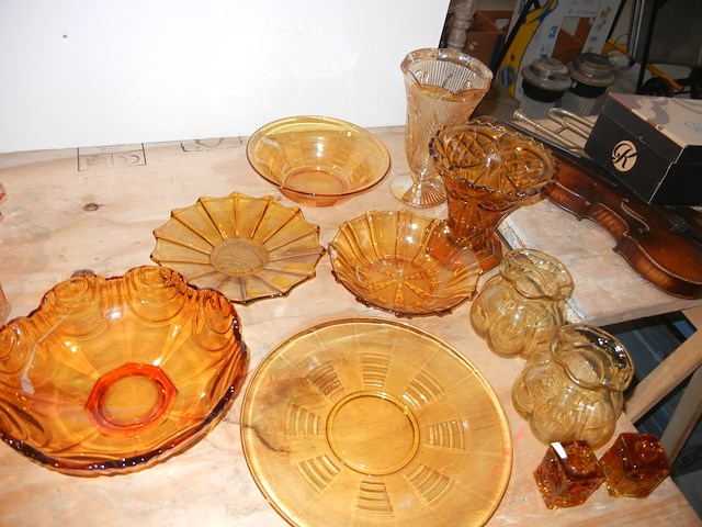Lot glaswerk (geel) - afbeelding 2 van  4