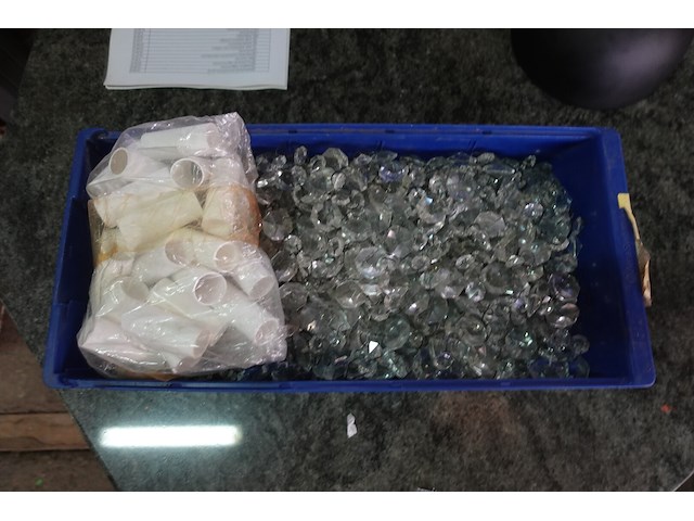 Lot glazen belletjes voor luster - afbeelding 1 van  4