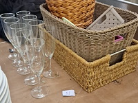 Lot glazen en manden - afbeelding 1 van  1