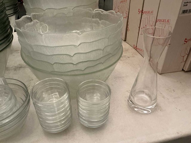 Lot glazen kommen en schalen - afbeelding 3 van  8