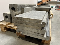 Lot graniet tegels - traptredes/zwembadboord - afvoergoten - dorpels - afbeelding 2 van  8