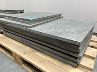 Lot graniet tegels - traptredes/zwembadboord - afvoergoten - dorpels - afbeelding 3 van  8