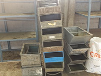 Lot grote metalen stapelbakken ( 16 stuks) - afbeelding 1 van  4