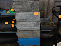 Lot grote metalen stapelbakken - afbeelding 1 van  4