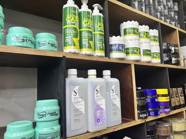 Lot haarproducten - afbeelding 13 van  17