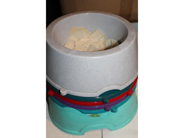 Lot hals- en leibandjes + eet/drinkbakken hond - afbeelding 4 van  4