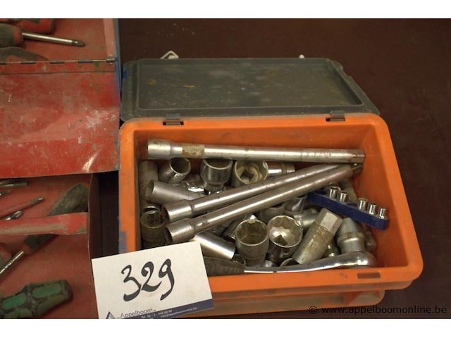 Lot handgereedschap wo dopsleutelset - afbeelding 2 van  3