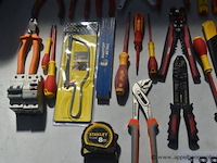 Lot handgereedschap wo tangen, schroevendraaiers - afbeelding 3 van  3