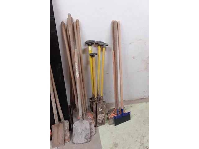 Lot handgereedschappen - afbeelding 2 van  10