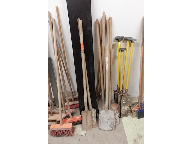 Lot handgereedschappen - afbeelding 10 van  10