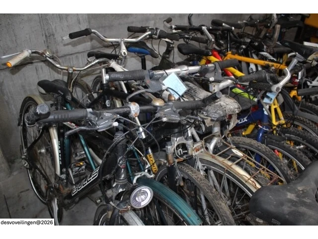 Lot herenfietsen en mountainfbikes - afbeelding 4 van  7